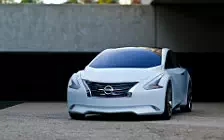   Nissan Ellure Concept - 2010